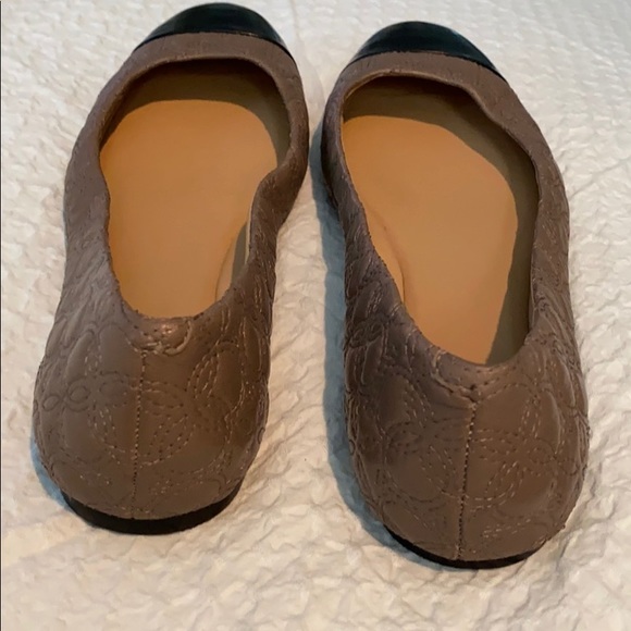 Ann Taylor Cap Toe Flat - Picture 3 of 6